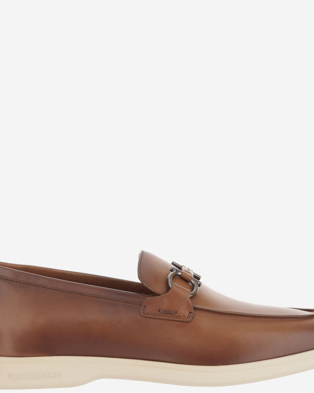 [Salvatore Ferragamo] Loafer FW26 028298008