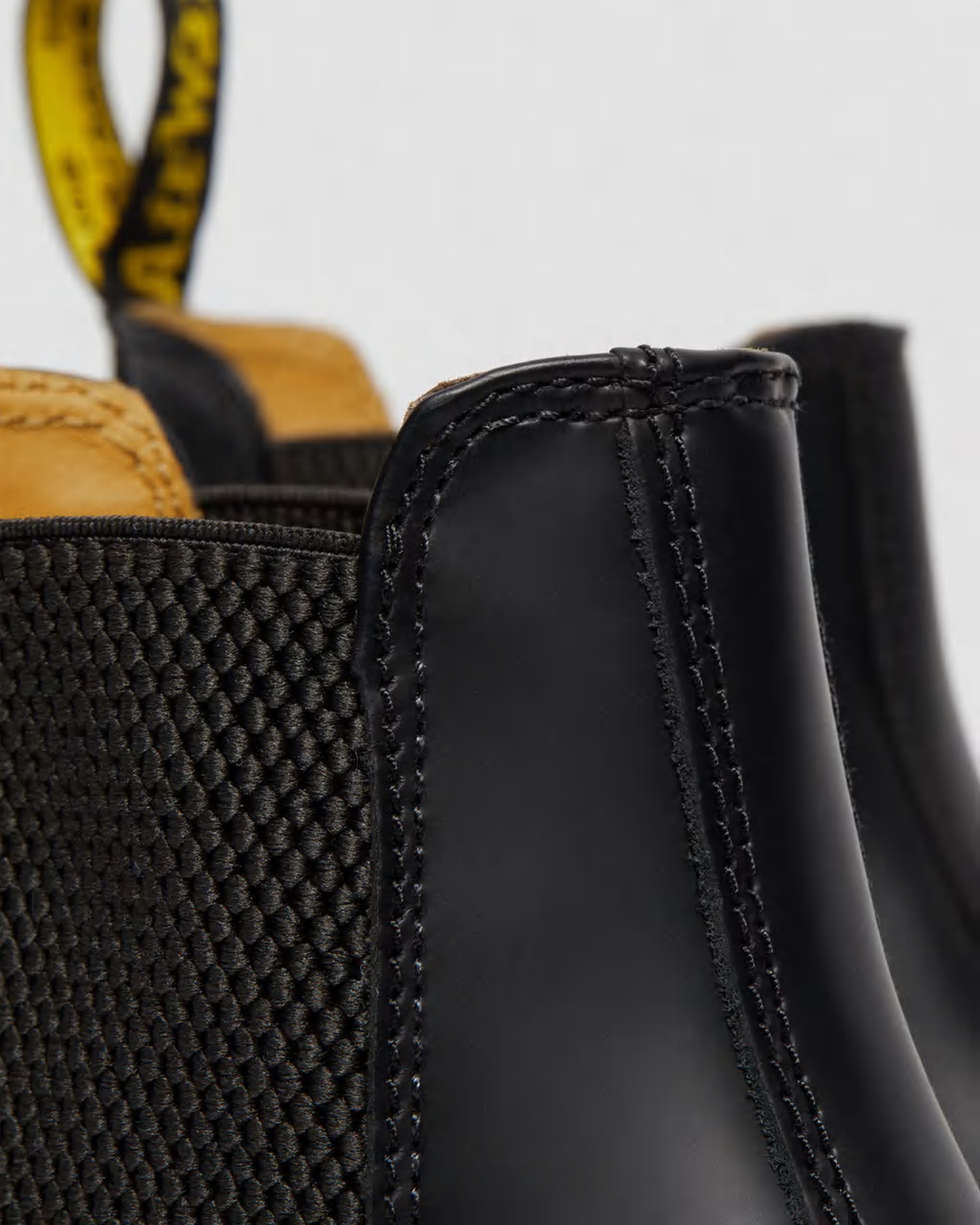 [Dr. Martens] Boots FW26 22227001BLACK