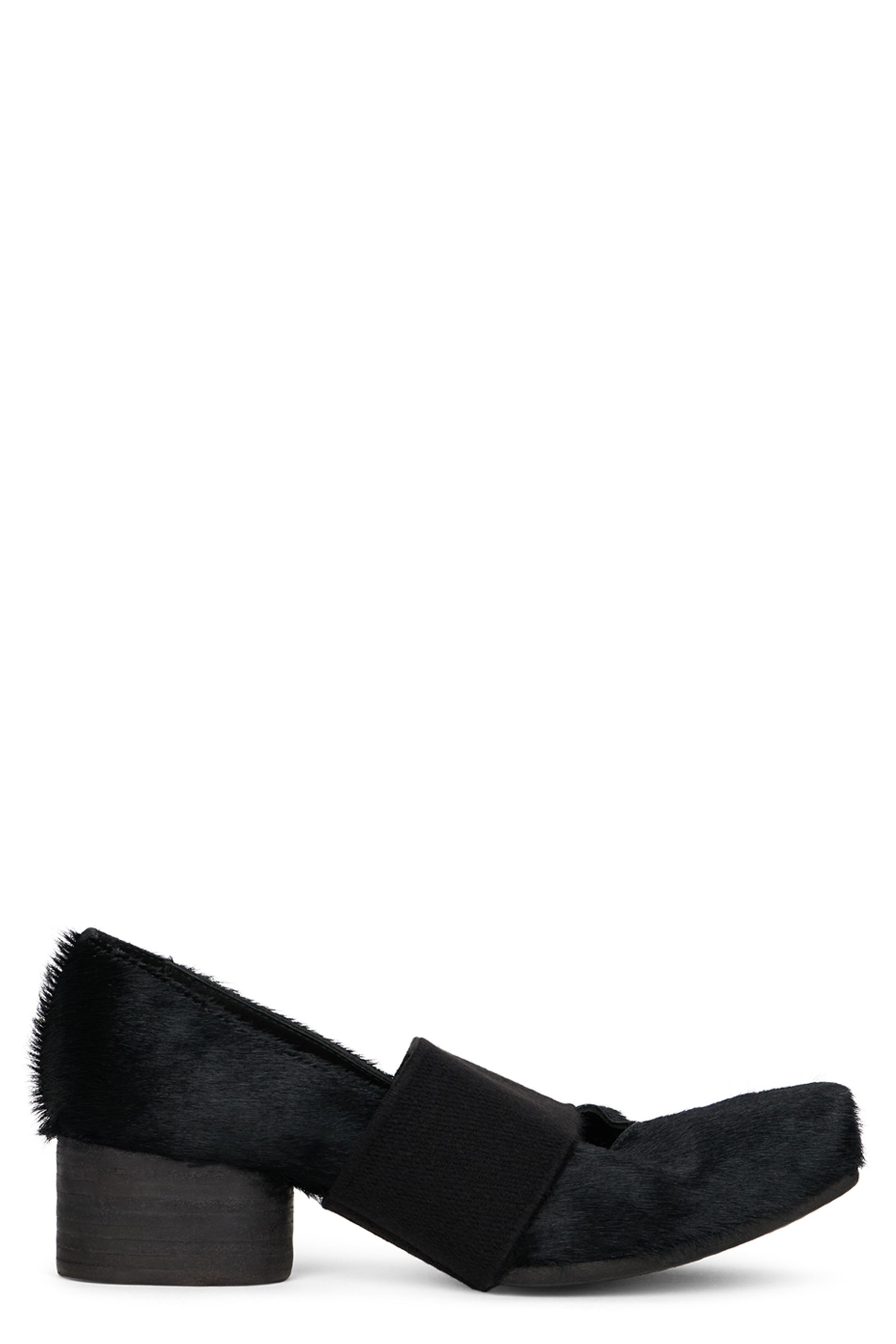 Slippers with fur
